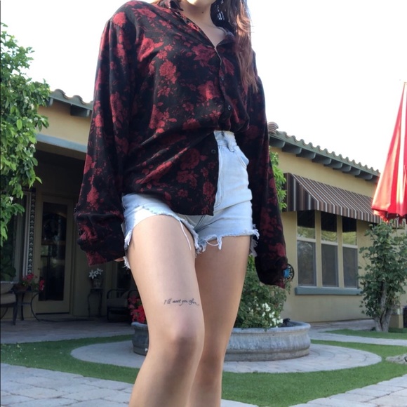 Black and red, rose button up - Picture 3 of 3